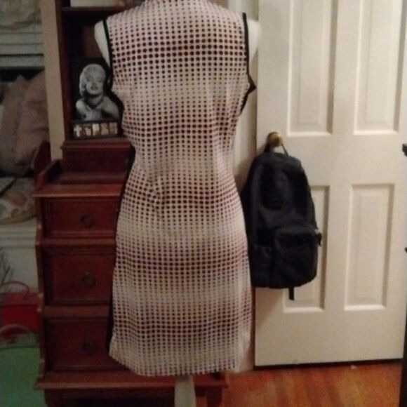 Tail     - Picture 4 of 7